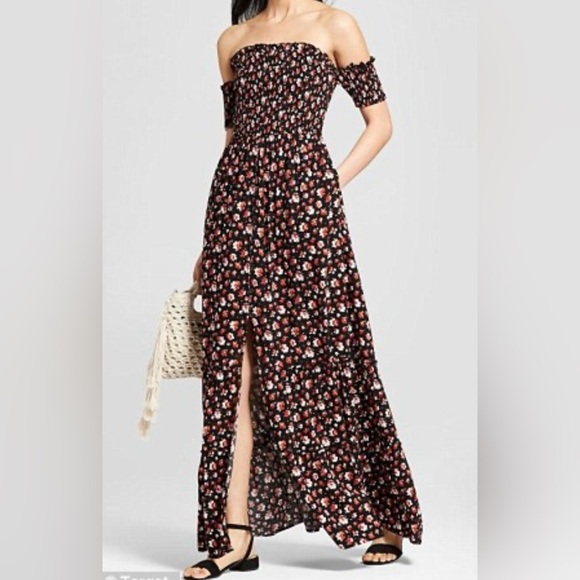 Xhilaration Dresses & Skirts - Xhilaration Off The Shoulder Floral Maxi Dress